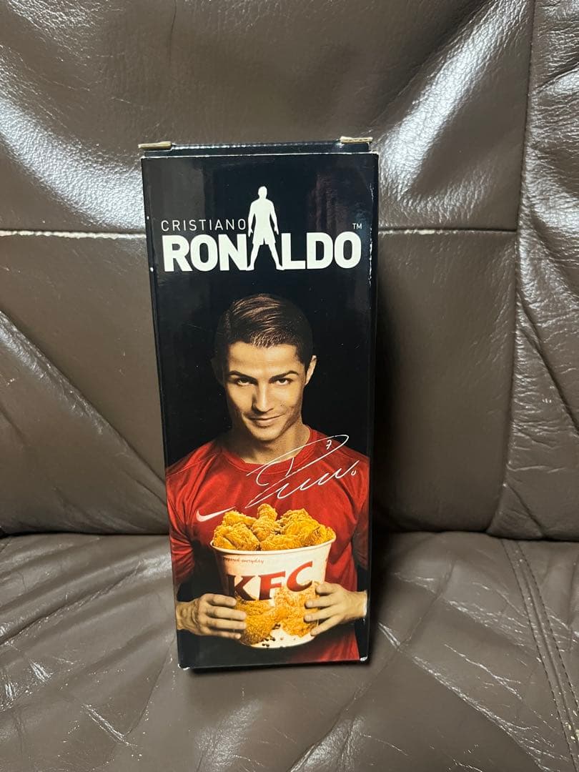 【激レア商品】クリスティアーノ・ロナウド　KFC 限定商品　サインデザイン入り