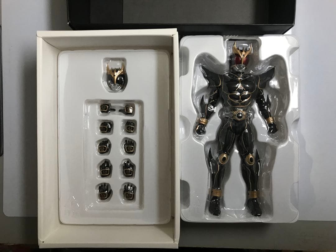 SHFiguarts 真骨頂　仮面ライダークウガ　アルティメットフォーム