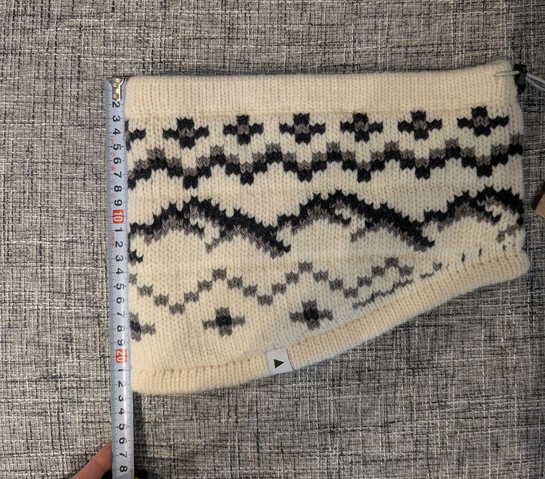 and wander ネックウォーマー