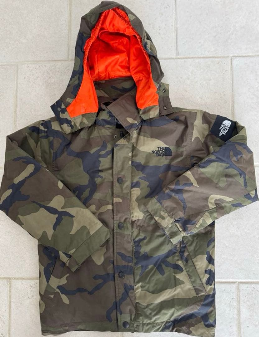 The North Face 子ども用迷彩スキーウェアセット140