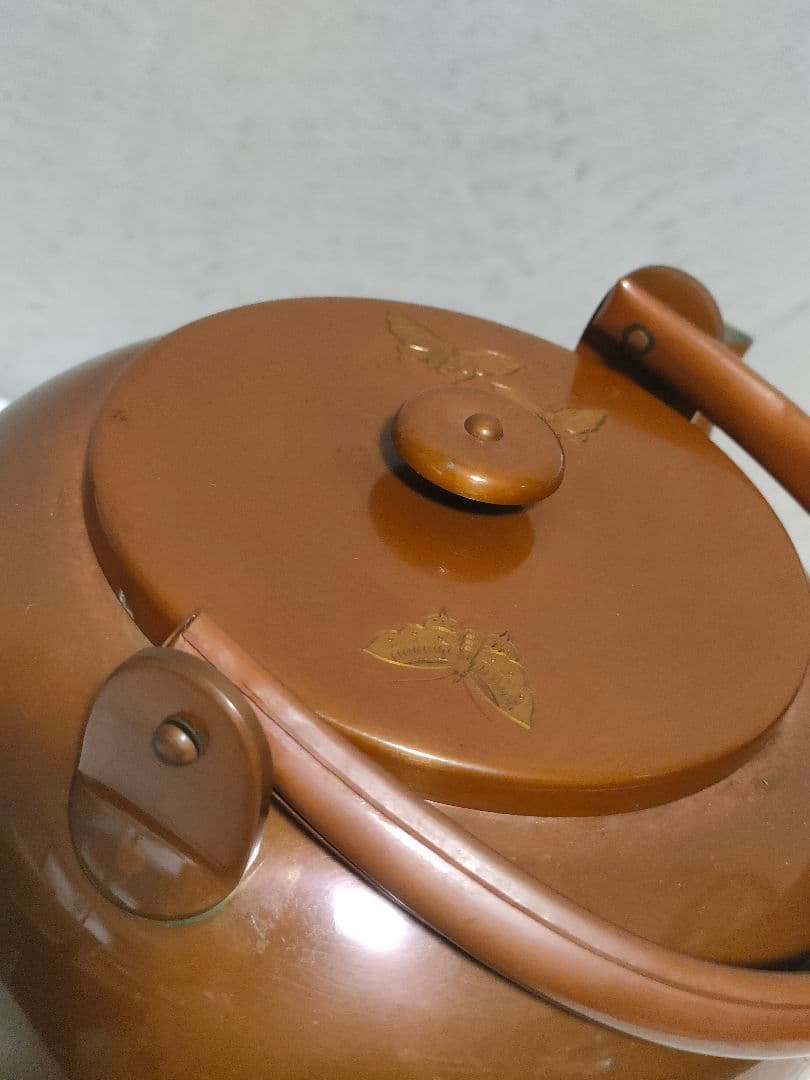 ★【茶道具】銅製金象嵌 秋草に蝶図 水注 薬缶