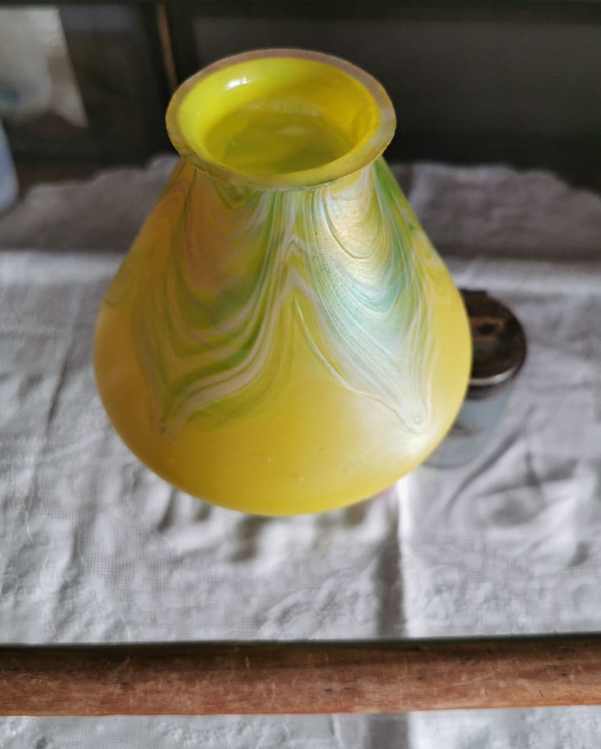 ランプシェイドのみ：アンティーク 玉虫黄色&翠&乳白&桜 ファブリル系虹彩ガラス