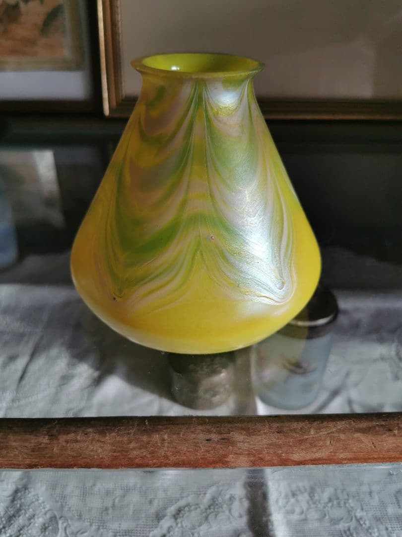 ランプシェイドのみ：アンティーク 玉虫黄色&翠&乳白&桜 ファブリル系虹彩ガラス