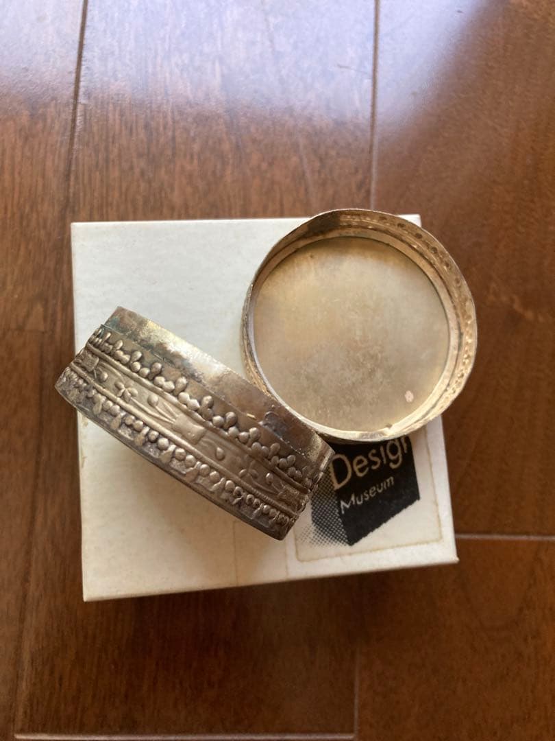 National Design museum 陶器　ボックス　小物入れ　青白　丸