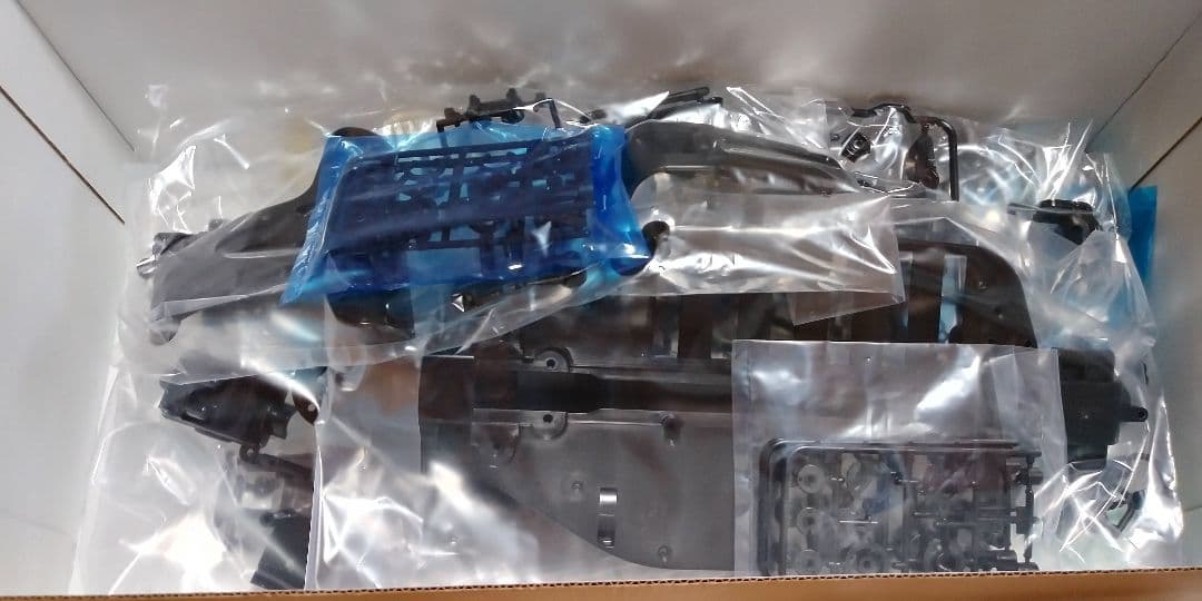 【新品未組立】タミヤ1/10 電動RC組立キット エアロ アバンテDF-02