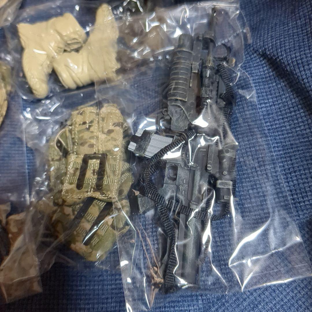 1/6.12インチ　ミリタリーフィギュア　傭兵装備セットTYNCORP PMC