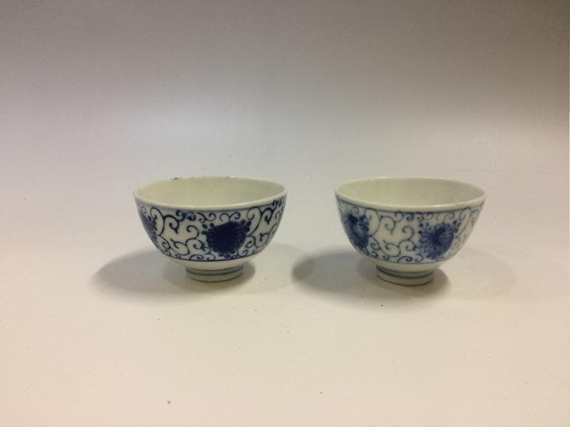 ★大正~昭和初期★　染付花唐草文小碗　2個組