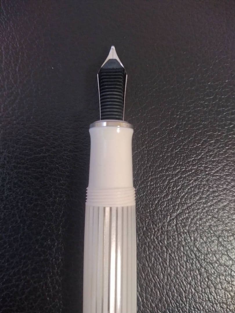 【超希少品・美品】ペリカン 万年筆スーベレーン M605 ホワイトストライプ F