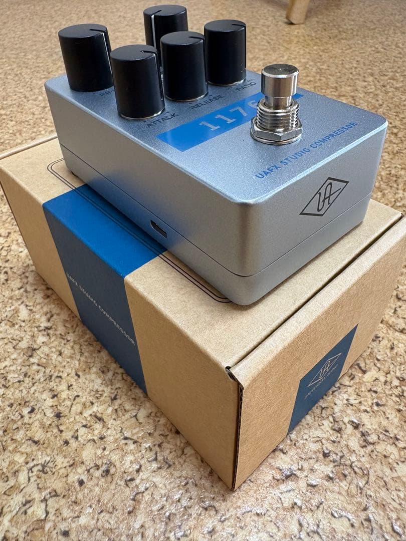 1176 UAFX コンプレッサー
