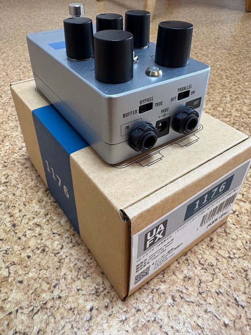 1176 UAFX コンプレッサー