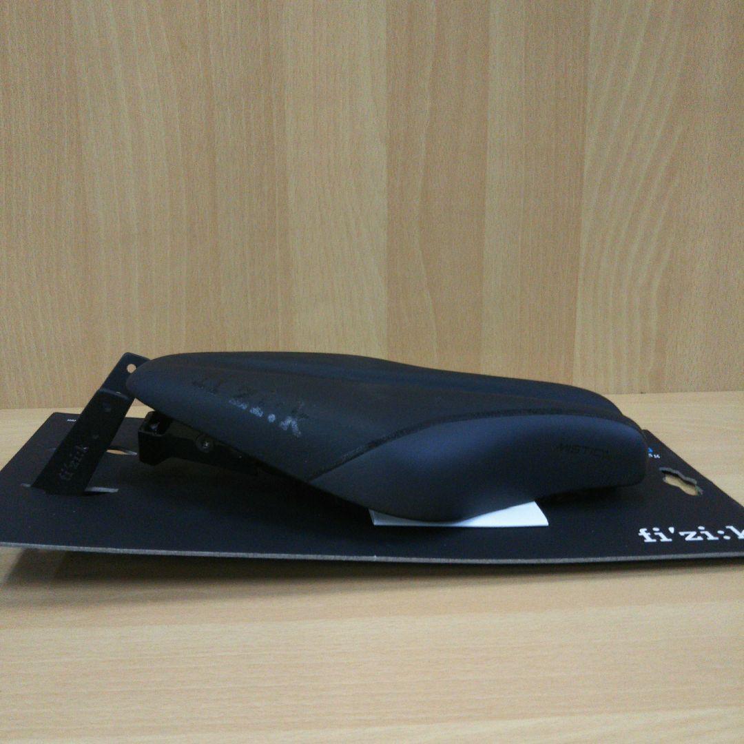 【新品】フィジーク ミスティカ トライアスロン サドル カーボンレール