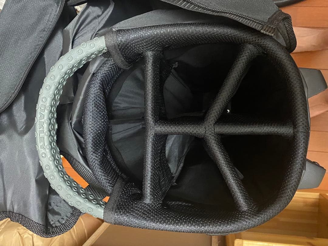 大*亘様 【新品未使用】OAKLEY フード付きキャディバッグ