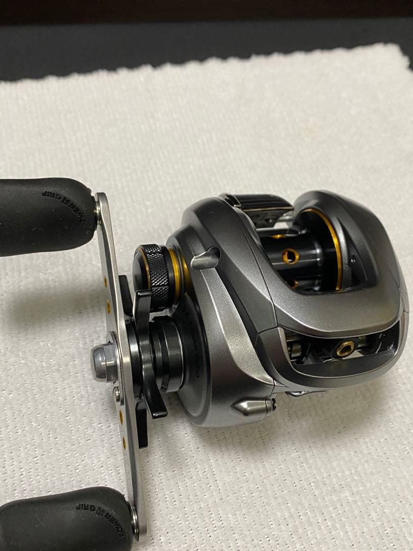 【新品未使用】シマノ　09アルデバランMg 右