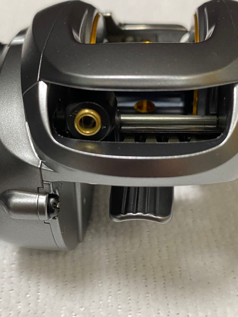 【新品未使用】シマノ　09アルデバランMg 右