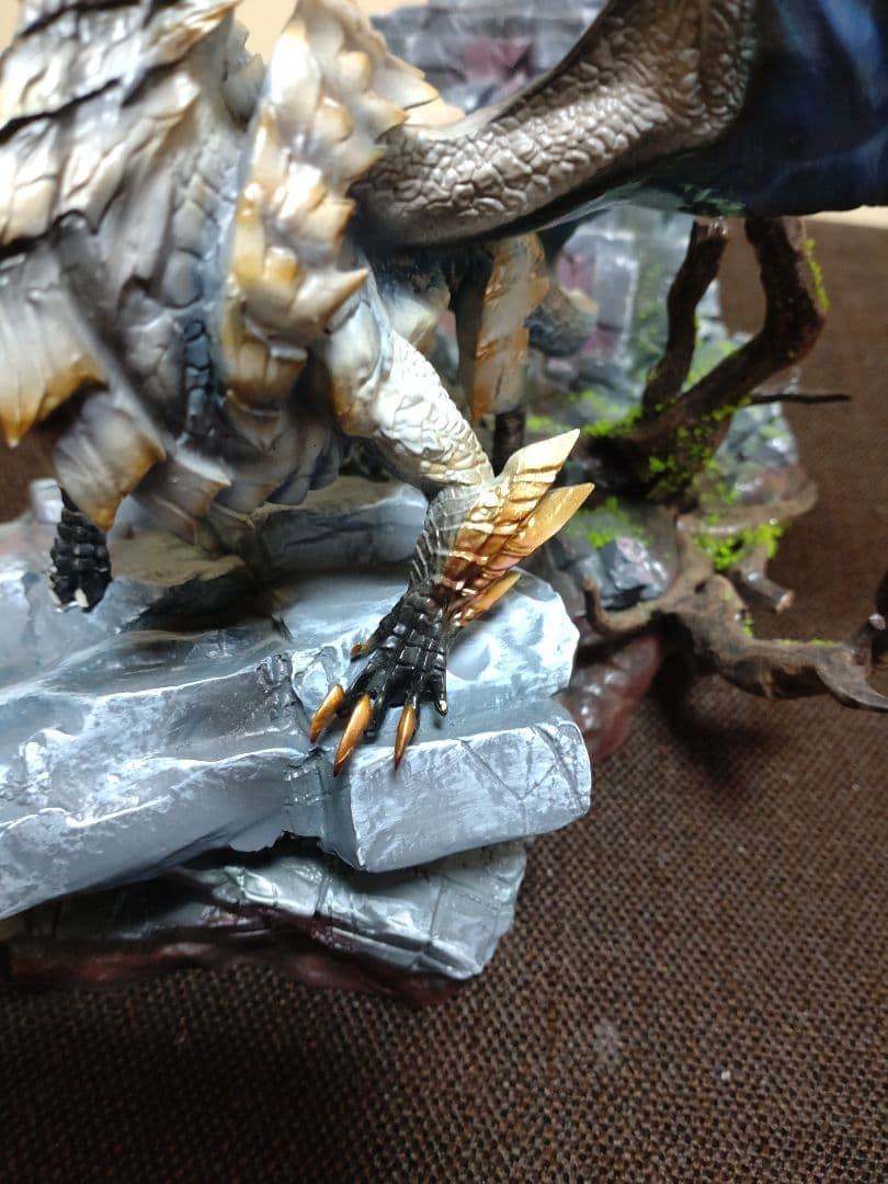 原初を刻むメルゼナ　フィギュア