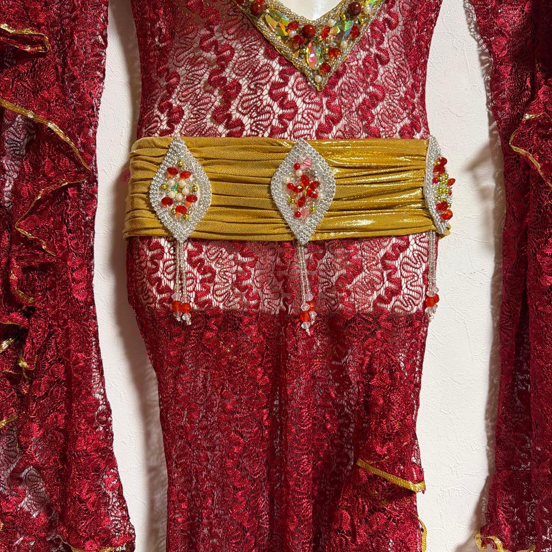 赤いビーズ装飾ベリーダンスセットアップ