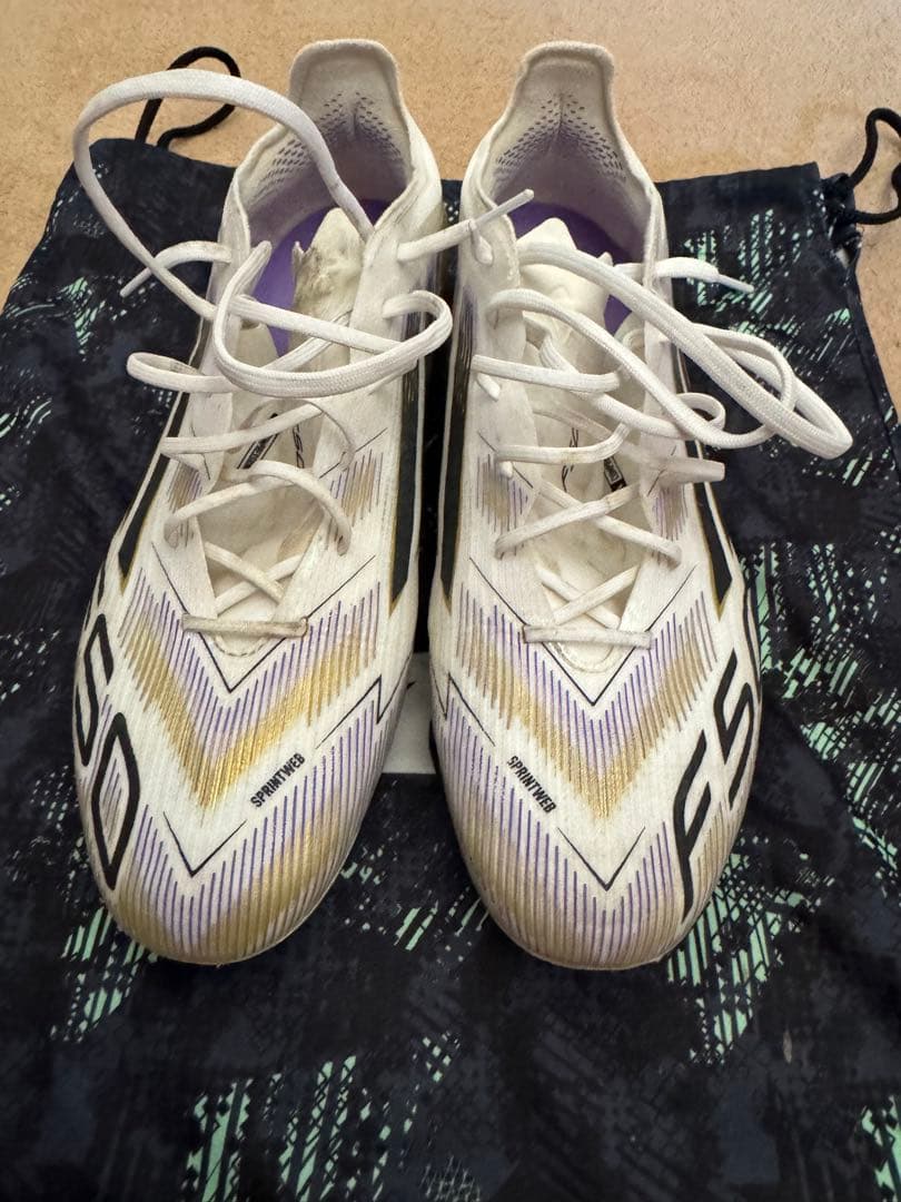 adidas F50 サッカーシューズ ホワイト/ゴールド/ブラック