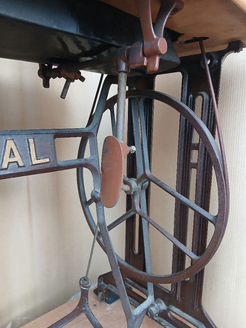 【 】ロイヤル足踏みミシン 　ヴィンテージTA-1