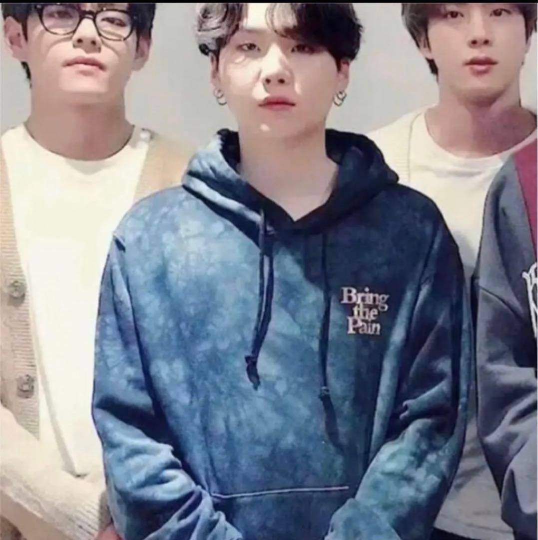 bts フーディー ON グッズ