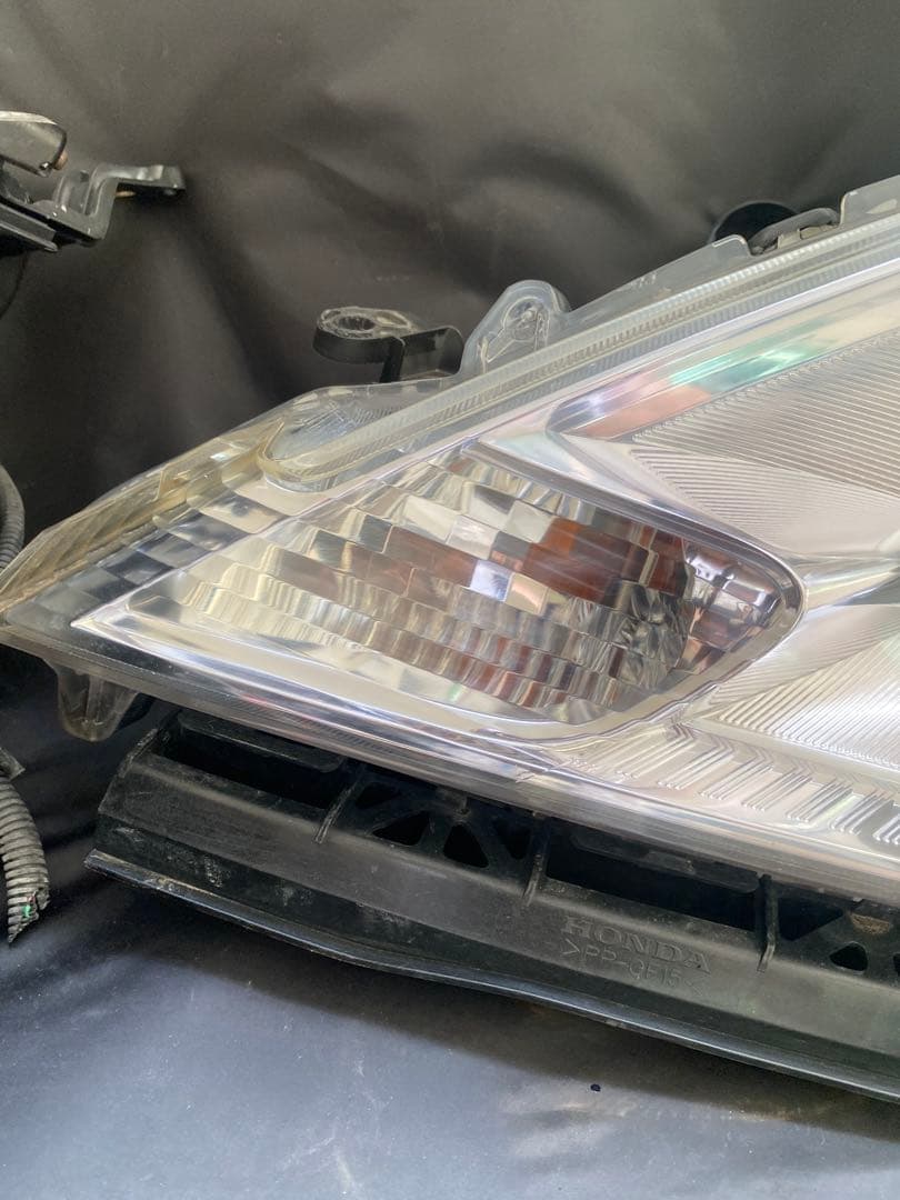 ホンダ フィット ハイブリッド GP1/GP4 純正ヘッドライト 左右セット