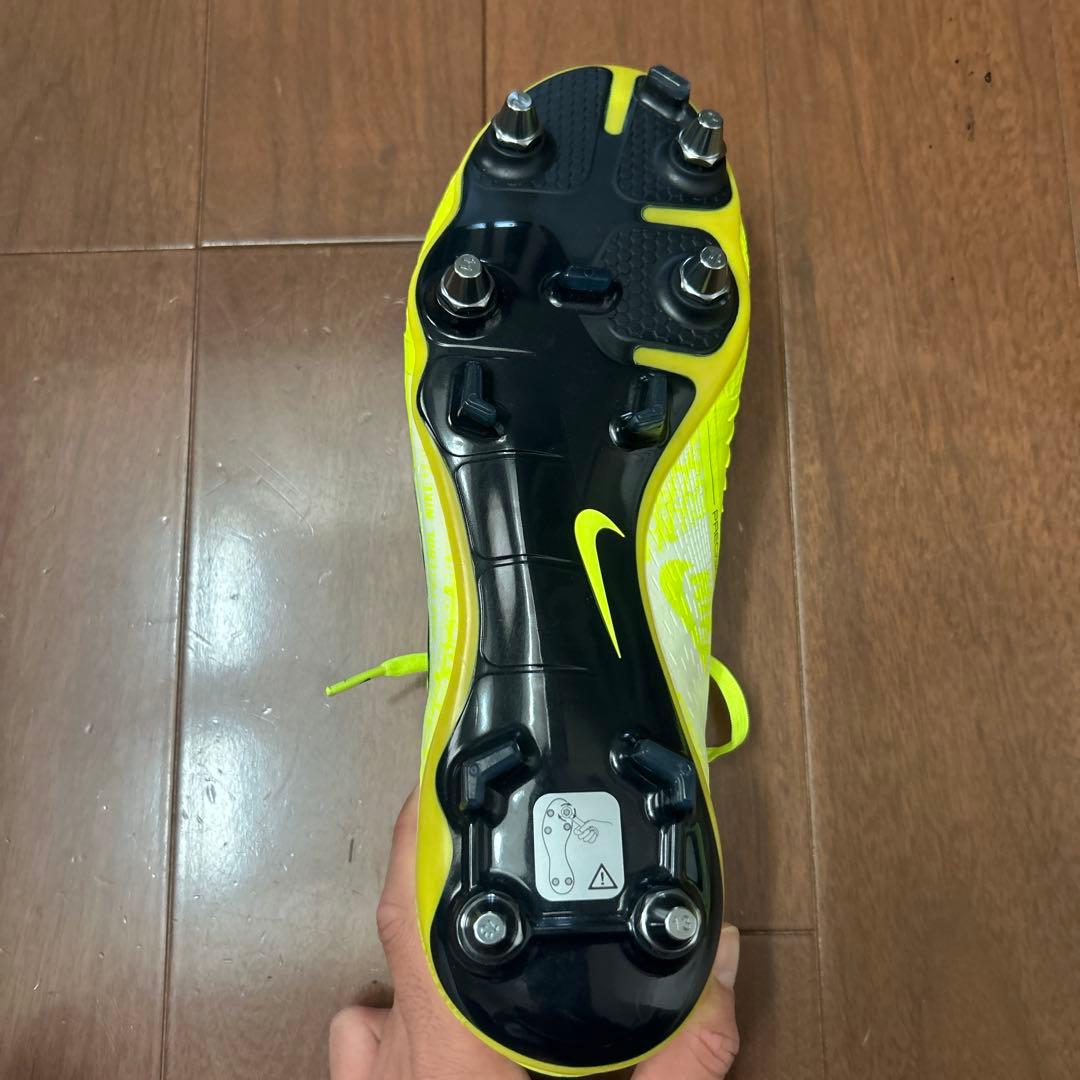 Nike Phantom Vision ネオンイエロー サッカーシューズ