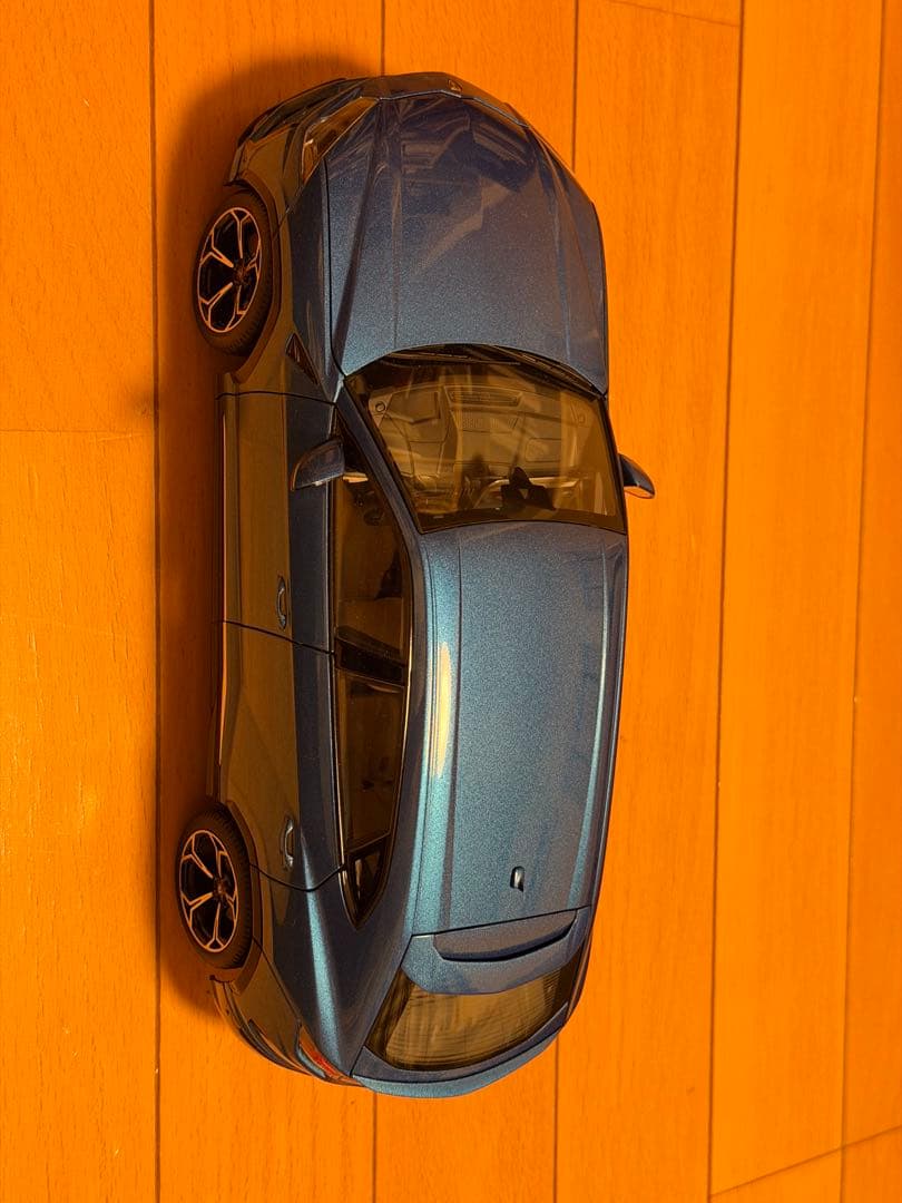 Lamborghini Urus 1/18モデルカー