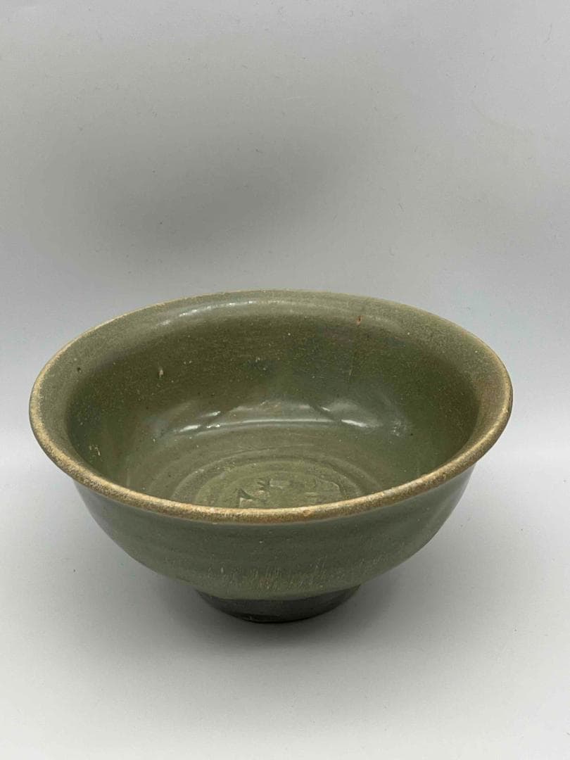 宋から元時代 青磁 龍泉窯暗刻模様弦文碗　鉢　茶碗　唐物　古賞物(E-94)