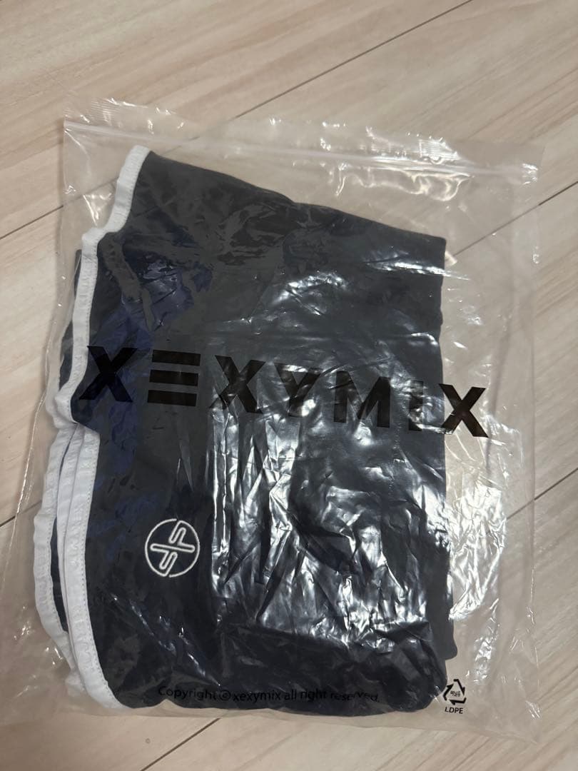 XEXYMIX 配色ライン入り フレアスカート インナーパンツ付き 未使用新品