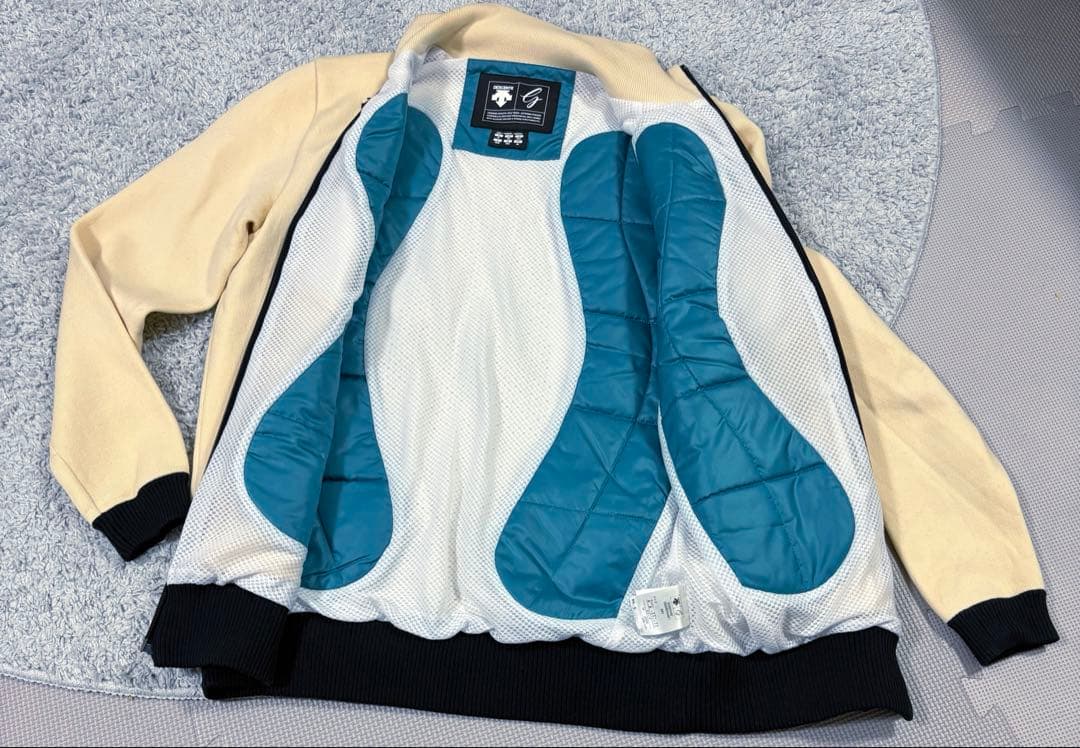 DESCENTE Golf ゴルフウェア　ニット　ジャケット ハイブリッド