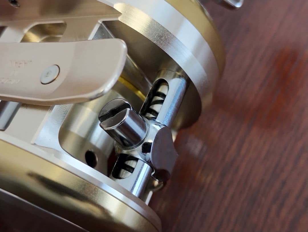 ダイワ　DAIWA　ミリオネア　CVZ205