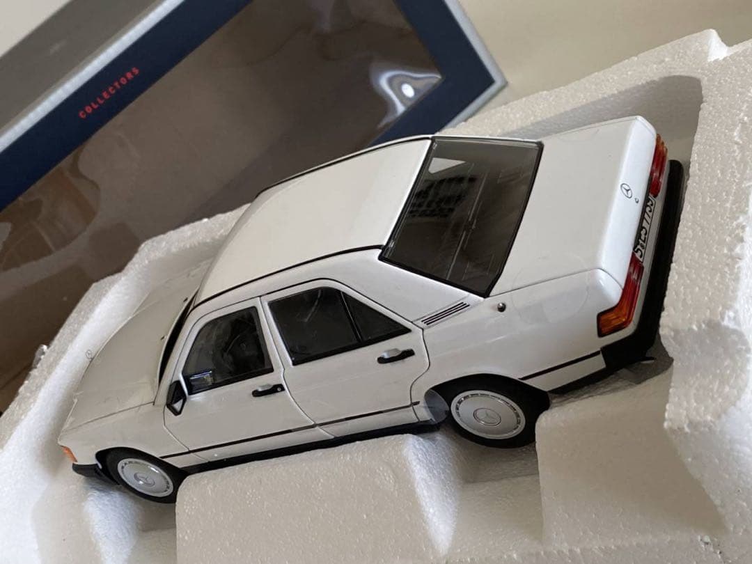 ミニカー NOREV 1/18 Mercedes-Benz 190E