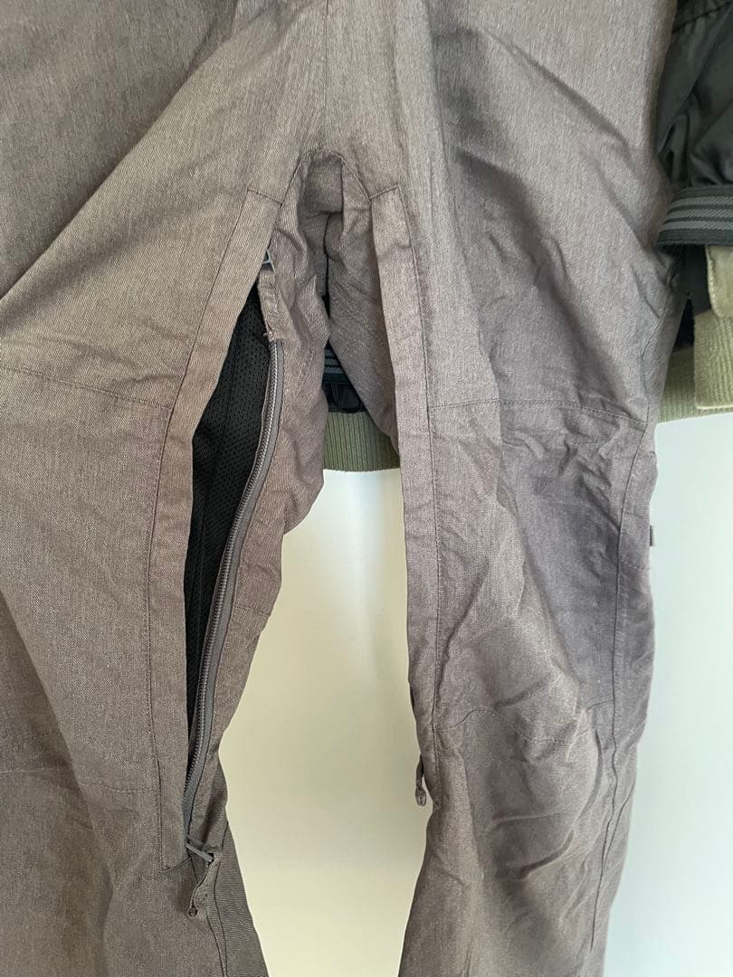 SCAPEスノーボードウェア