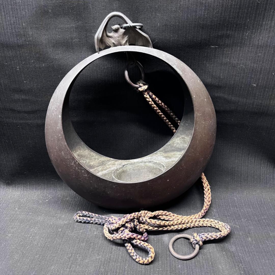 ▽Ec左1017 銘あり 金属製 吊花入 蝙蝠