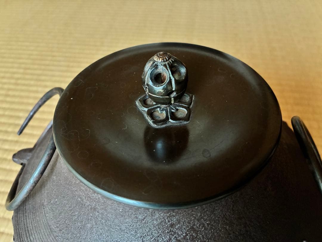茶道具　『亀甲鶴紋 独楽釜』鉄製茶釜 人間国宝 高橋敬典造
