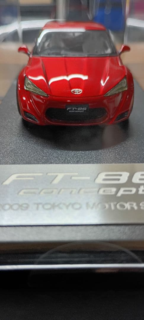 FT-86 1/43スケールモデル レッド