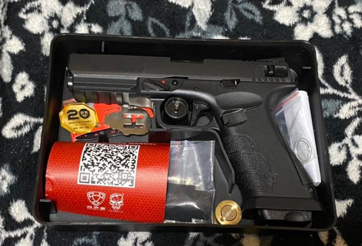 トイガン CO2 shark Che