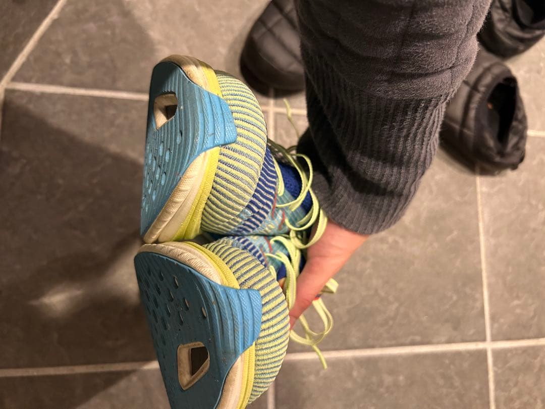 スパイク・シューズ HOKA CIELO X1