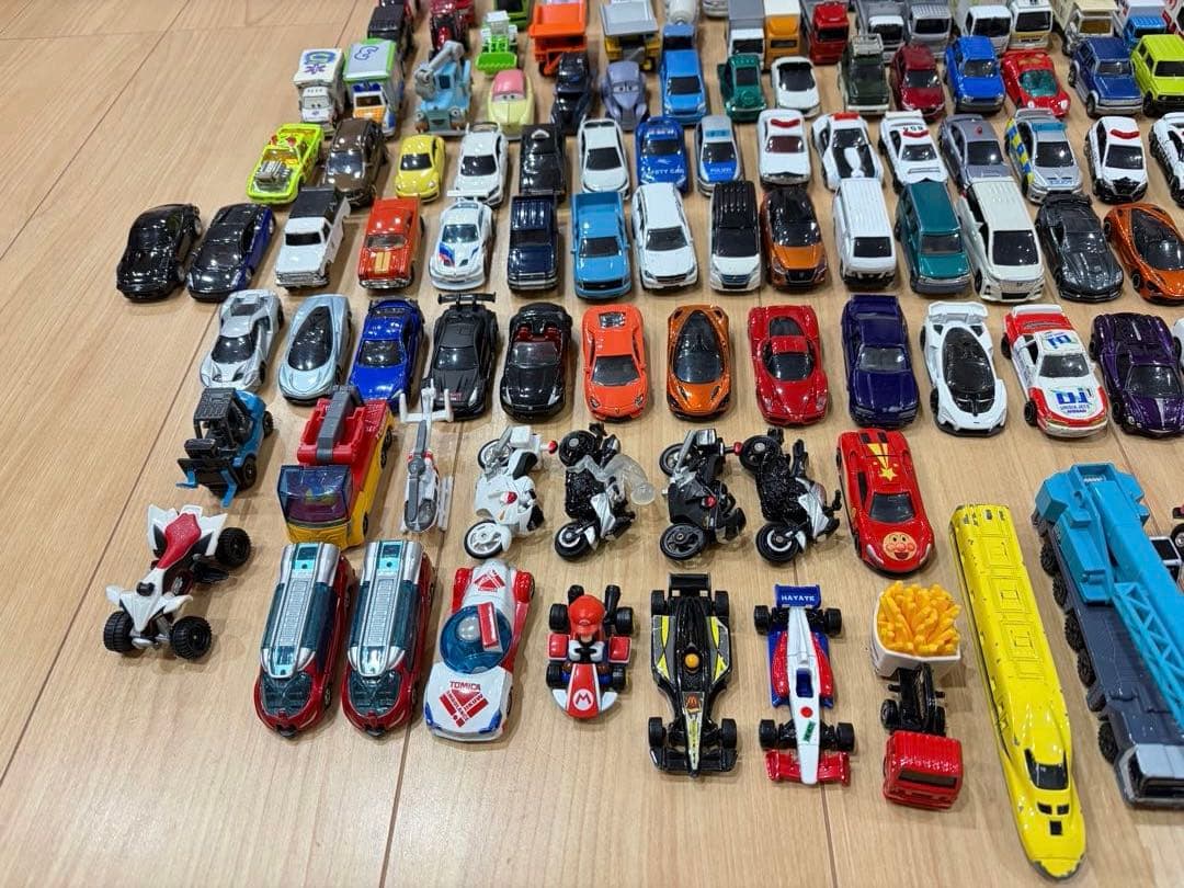 タカラトミー　トミカ　その他メーカー　１４０個　まとめ売り