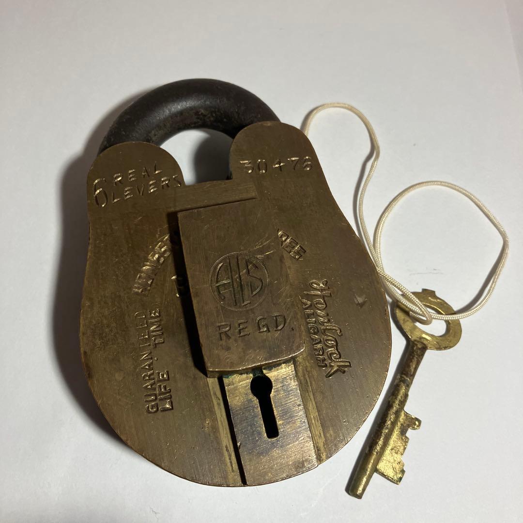 印度「ＨＯＮＥＳＴＹ　ＬＯＣＫ　ＳＴＯＲＥＳ」の特大クマ型ビンテージ南京錠