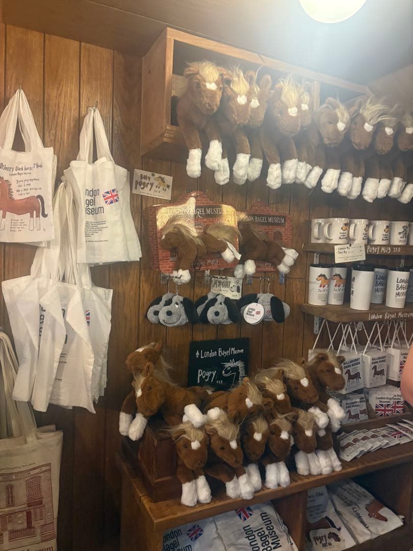 ⭕️3点まとめて値引きAdoriのタンブラー＆キーホルダー＆ステッカーの３点セット