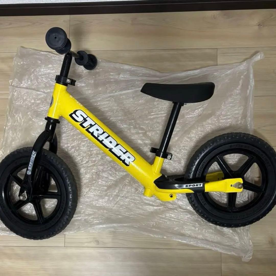 STRIDER スポーツ　12インチ イエロー　ストライダー