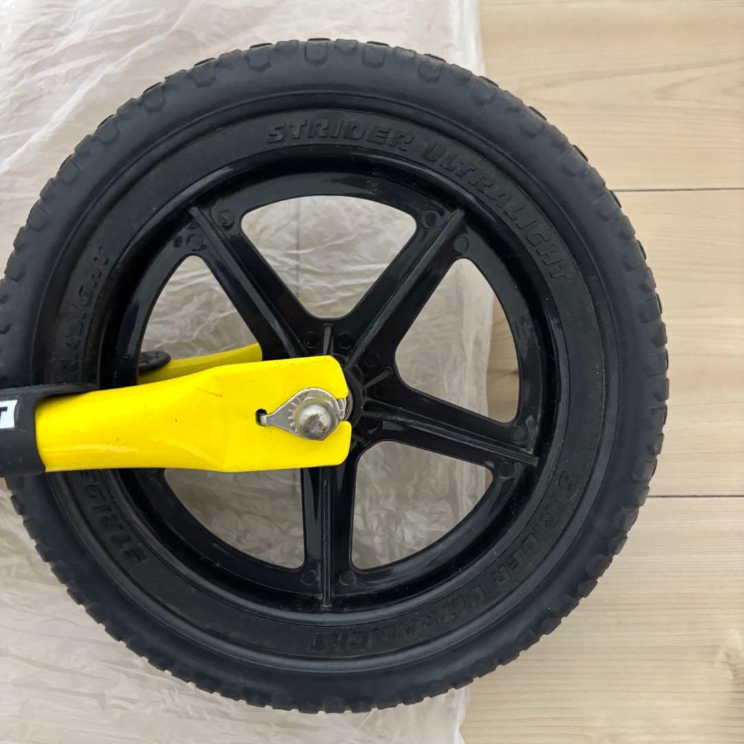 STRIDER スポーツ　12インチ イエロー　ストライダー