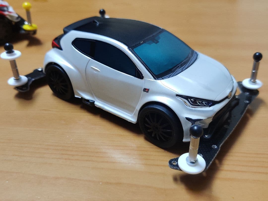 塗装済みトヨタ GR ヤリス ミニ四駆 2台セット