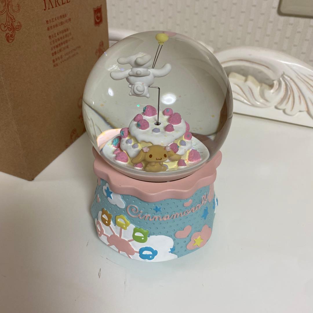サンリオ シナモン シナモロール スノーグローブ スノードーム クリスマス 置物