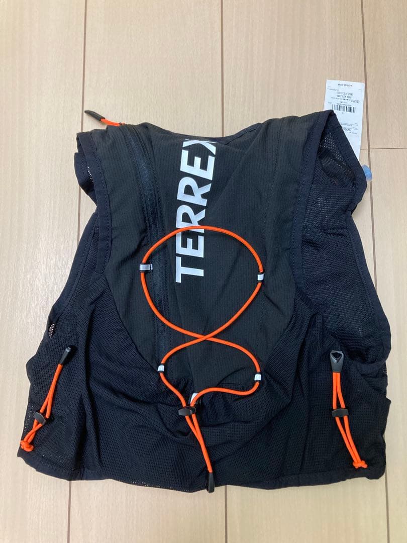 期間限定値下げ　新品未使用　アディダス テックロック ベスト 12L Sサイズ