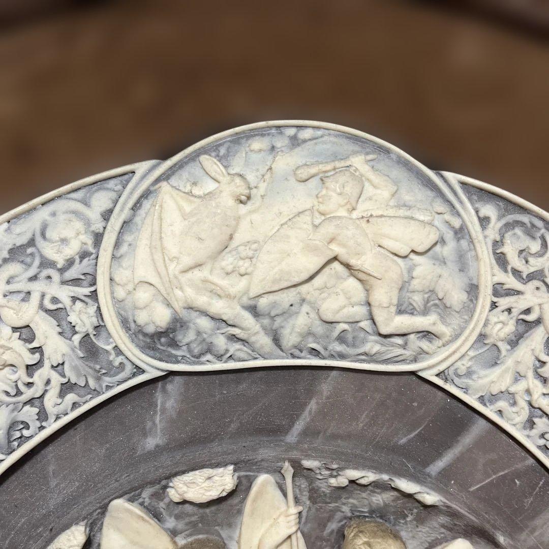 お宝　希少インコレイストーン彫刻 円形プレート　アンティーク値下げ可能