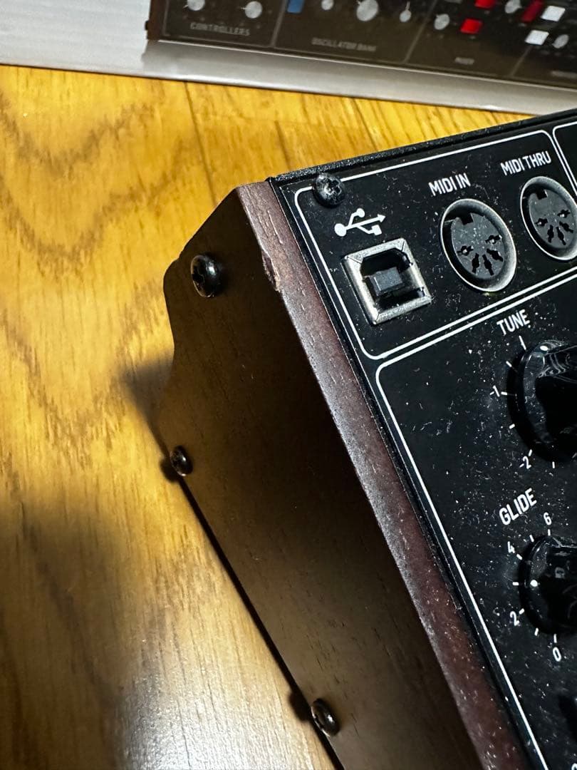 BEHRINGER ( ベリンガー ) Model D