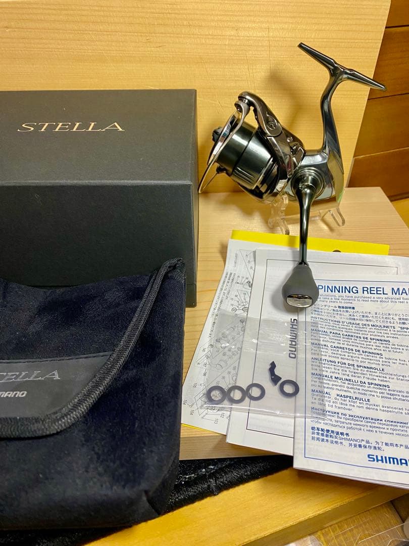 22STELLA スピニングリール C2500S 中古美品