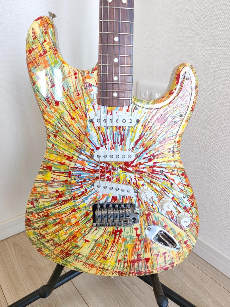 Fender Stratocaster HANABI 手描き 300のうちの1個