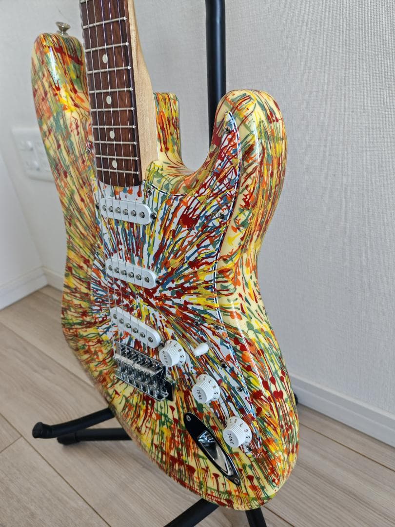 Fender Stratocaster HANABI 手描き 300のうちの1個